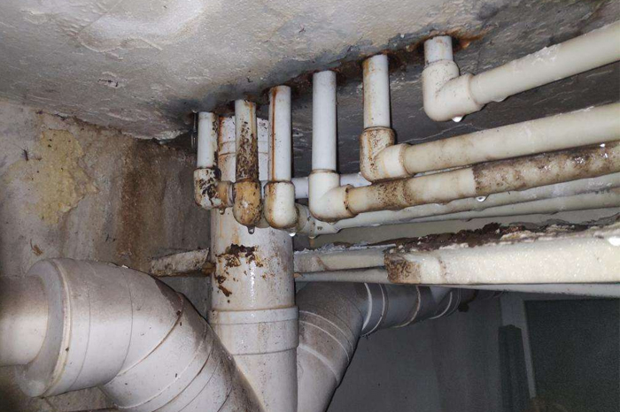 城鎮住宅樓內下水管道堵塞